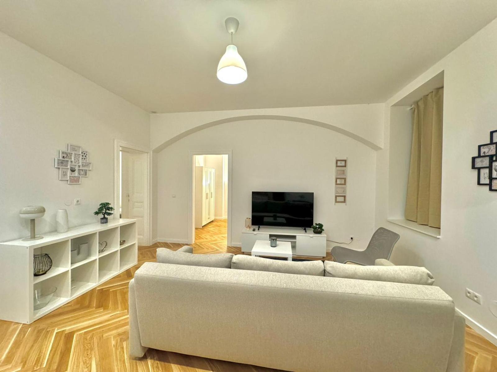 Ar Living & Apartment *